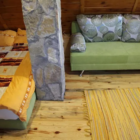 Tornik Lodge *